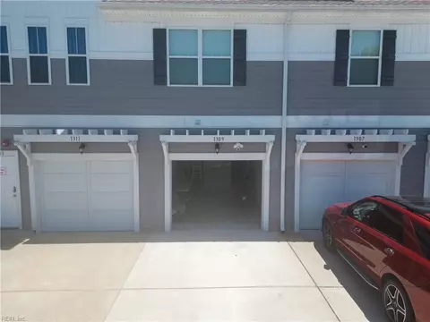 Exterior - 1309 Tides Edge Ct, Hampton, VA 23666 photo 5 of 7