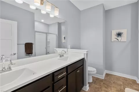 Bath - 1309 Tides Edge Ct, Hampton, VA 23666 photo 2 of 3