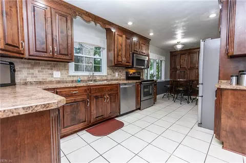 6301 Dickinson Way, Virginia Beach, VA 23464