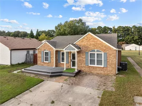 48 Dawn Ln, Hampton, VA 23666