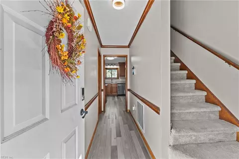 Entry Way - 1 Little Oak Ln, Hampton, VA 23669 photo 3 of 3