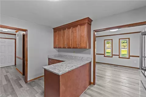 Entry Way - 1 Little Oak Ln, Hampton, VA 23669 photo 2 of 3