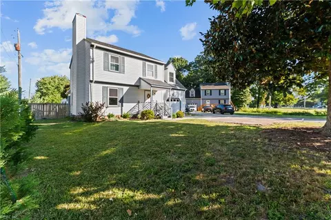 Exterior - 1 Little Oak Ln, Hampton, VA 23669 photo 2 of 9