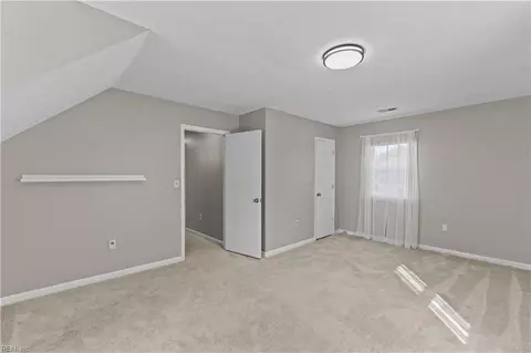Bedroom - 1 Little Oak Ln, Hampton, VA 23669 photo 4 of 11