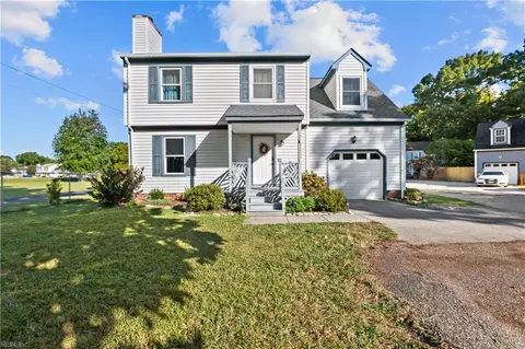 1 Little Oak Ln, Hampton, VA 23669