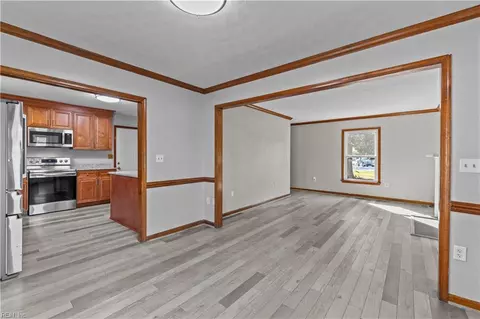 Living - 1 Little Oak Ln, Hampton, VA 23669 photo 5 of 5