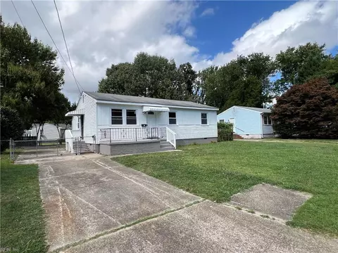 1009 76th St, Newport News, VA 23605