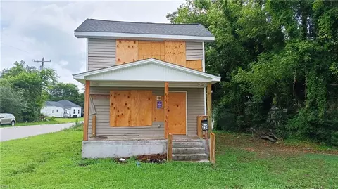 424 Linden Ave, Suffolk, VA 23434