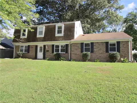 521 Pondview Cir, Virginia Beach, VA 23452
