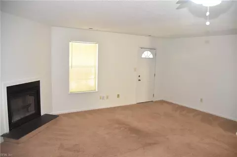 10 Saxony Pl, Hampton, VA 23669 photo 7