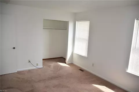 10 Saxony Pl, Hampton, VA 23669 photo 18