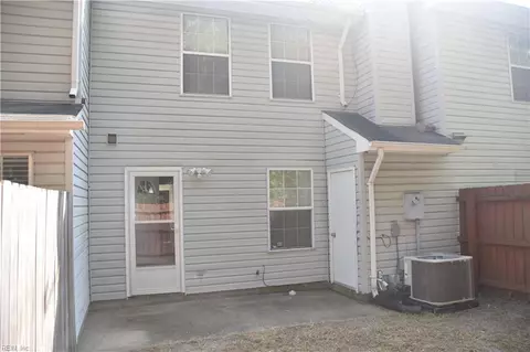 10 Saxony Pl, Hampton, VA 23669 photo 9
