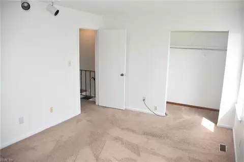 10 Saxony Pl, Hampton, VA 23669 photo 15