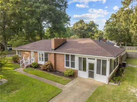 521 Rock Dr, Chesapeake, VA 23323
