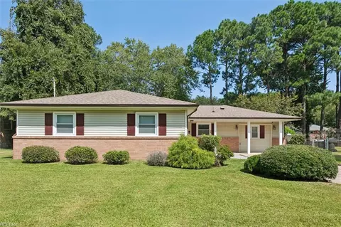 128 Raymond Dr, Hampton, VA 23666