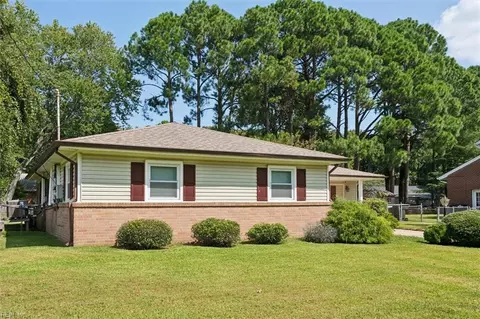 128 Raymond Dr, Hampton, VA 23666 photo 2