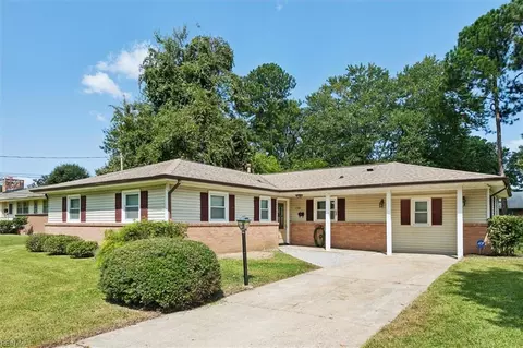 128 Raymond Dr, Hampton, VA 23666 photo 4