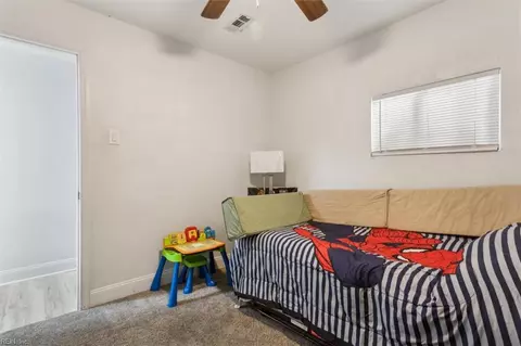 Bedroom - 208 S Curry St, Hampton, VA 23663 photo 4 of 4