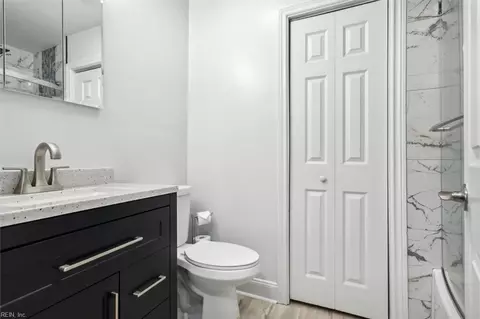 Bath - 208 S Curry St, Hampton, VA 23663 photo 1 of 3