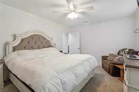 Bedroom - 208 S Curry St, Hampton, VA 23663 photo 2 of 4