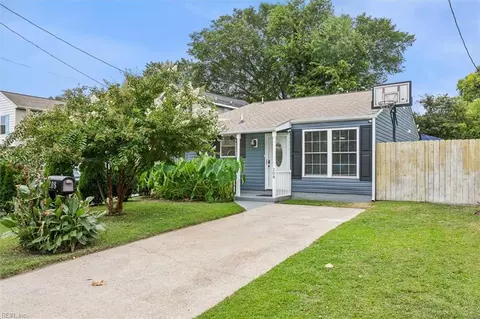 Exterior - 208 S Curry St, Hampton, VA 23663 photo 2 of 19