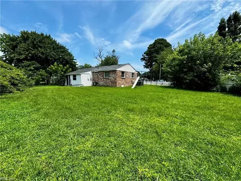 2000 Scollin Cir, Hampton, VA 23663 photo 16