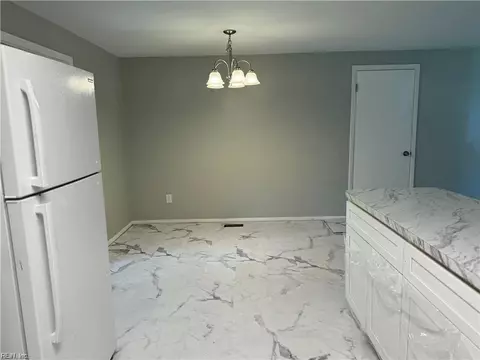 2000 Scollin Cir, Hampton, VA 23663 photo 12