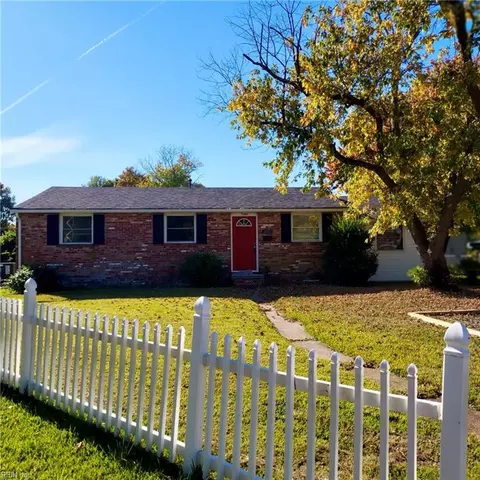 2000 Scollin Cir, Hampton, VA 23663 photo 2