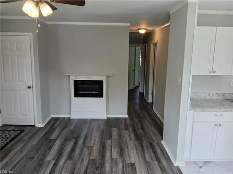 2001 Kensington Dr, Hampton, VA 23663 photo 8