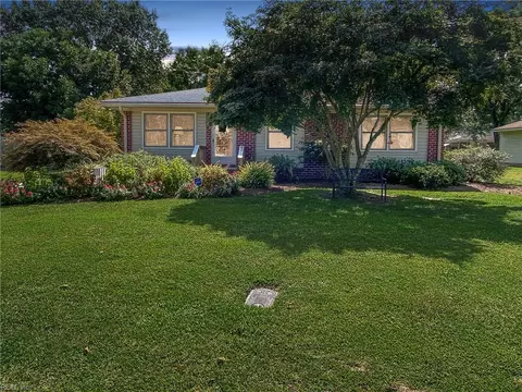 6 Wren Cres, Portsmouth, VA 23703