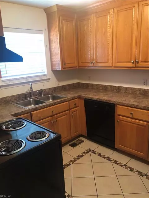 1128 West Ave, Hampton, VA 23669 photo 16