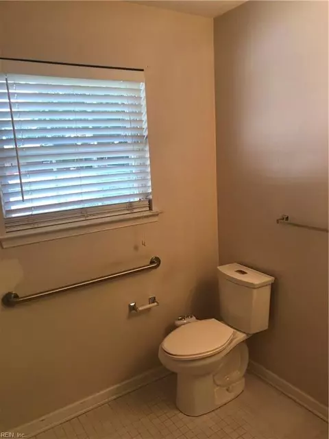 1128 West Ave, Hampton, VA 23669 photo 25