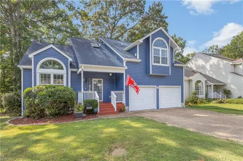 305 Summerlake Ln, Newport News, VA 23602