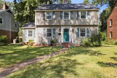 27 Stratford Rd, Newport News, VA 23601