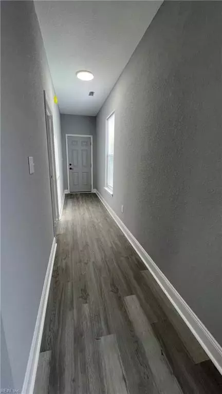 Entry Way - 511 Mason Ave, Suffolk, VA 23434 photo 2 of 3