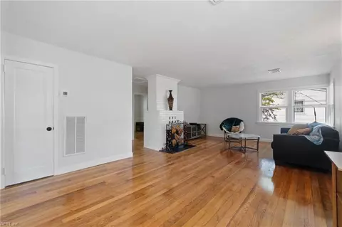 406 Macdonald Rd, Norfolk, VA 23505 photo 6