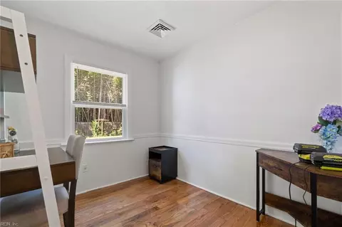 406 Macdonald Rd, Norfolk, VA 23505 photo 8