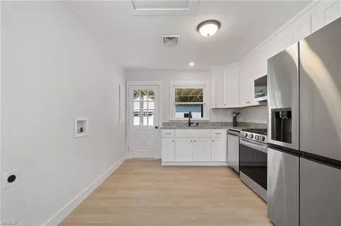 406 Macdonald Rd, Norfolk, VA 23505 photo 4