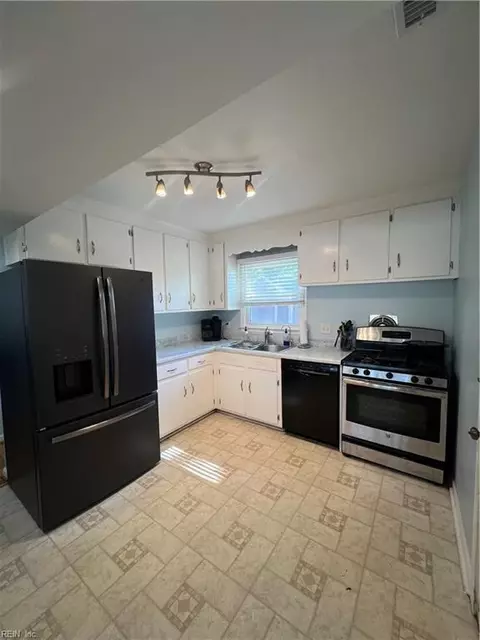Kitchen - 27 Harris Landing Rd, Hampton, VA 23669 photo 1 of 2