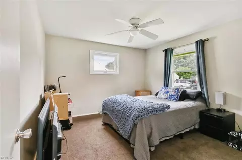 Bedroom - 301 Cynthia Dr, Hampton, VA 23666 photo 2 of 4
