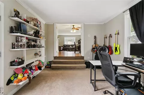 Entry Way - 301 Cynthia Dr, Hampton, VA 23666 photo 2 of 2
