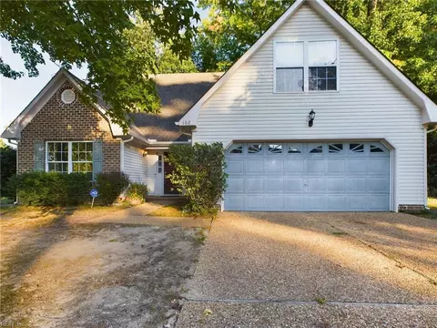 102 Melbourne Ct, Yorktown, VA 23693