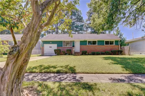 421 Woodview Ave, Norfolk, VA 23505