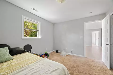 Bedroom - 614 Downing St, Hampton, VA 23661 photo 6 of 9