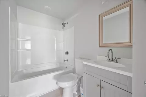 Bath - 614 Downing St, Hampton, VA 23661 photo 2 of 2
