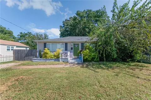 Exterior - 614 Downing St, Hampton, VA 23661 photo 2 of 2