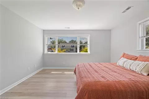 Bedroom - 614 Downing St, Hampton, VA 23661 photo 8 of 9