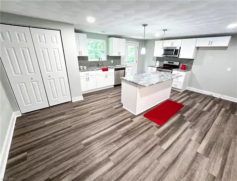 1414 Blythewood Ln, Suffolk, VA 23434