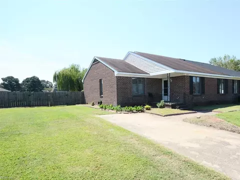 5602 Parish Ln, Portsmouth, VA 23703