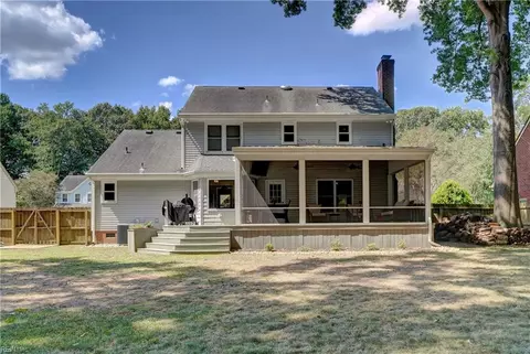 1215 Fairway Dr, Chesapeake, VA 23320
